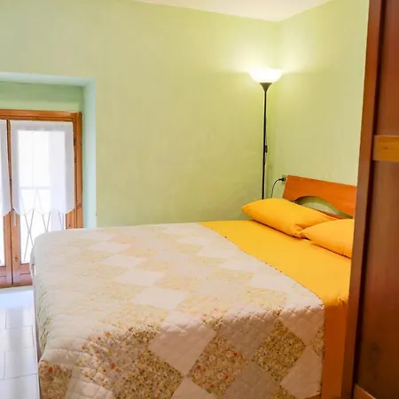 Casa Nella Corte: Ac Wifi Centro / Lago Di Como *