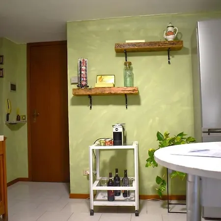 Casa Nella Corte: Ac Wifi Centro / Lago Di Como Appartamento